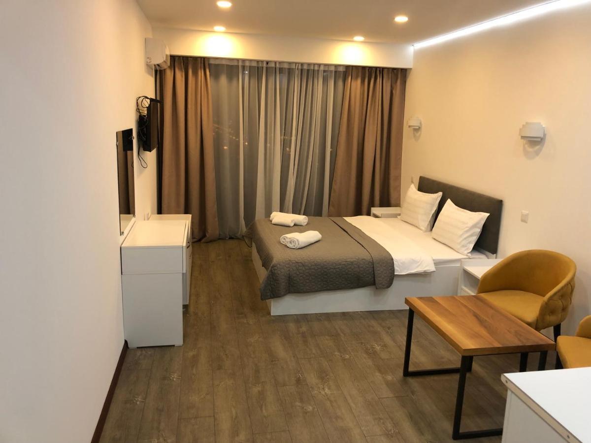 Panorama Beach Tower Batumi Esterno foto